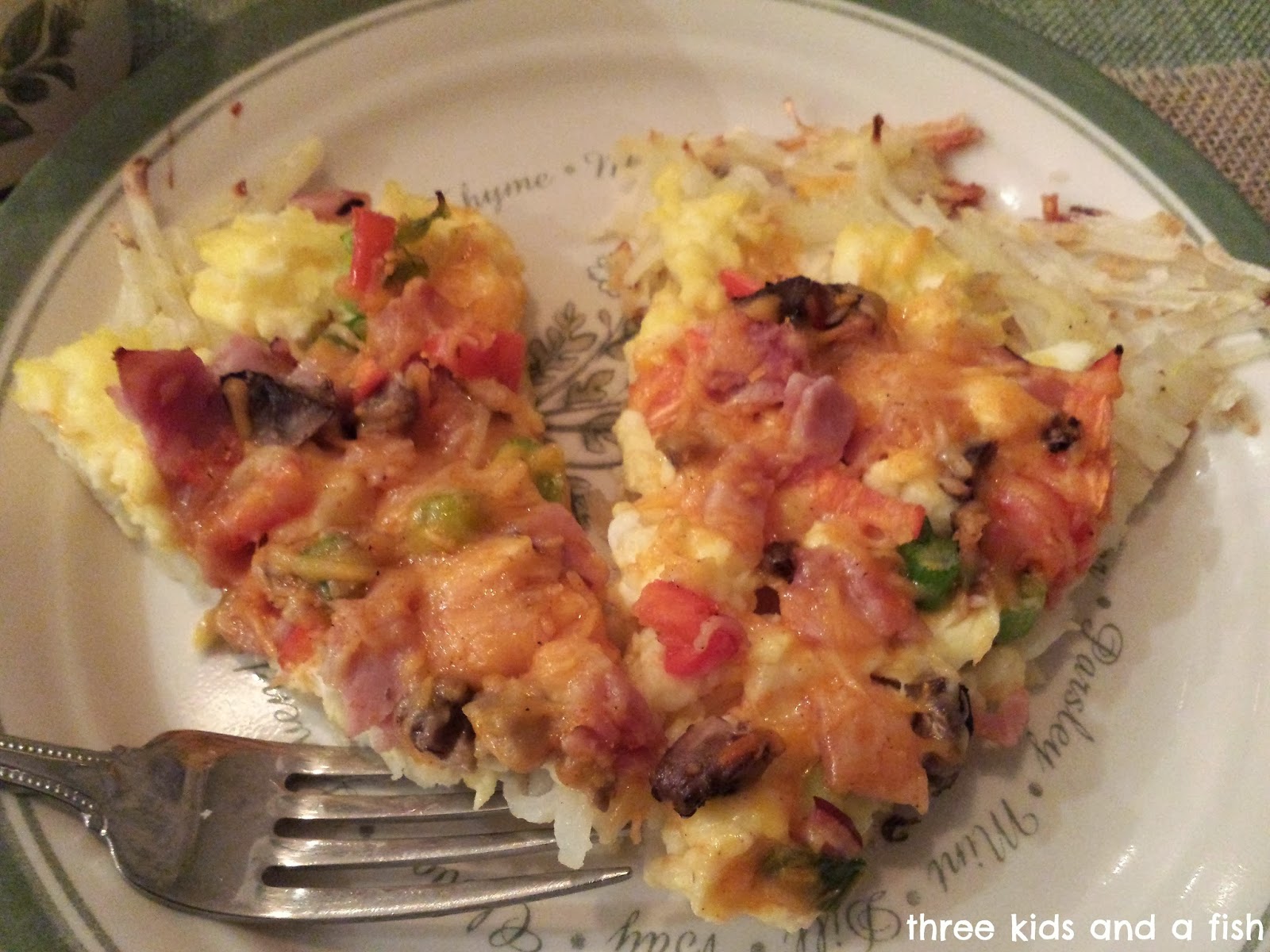 omelet hashbrown pizza